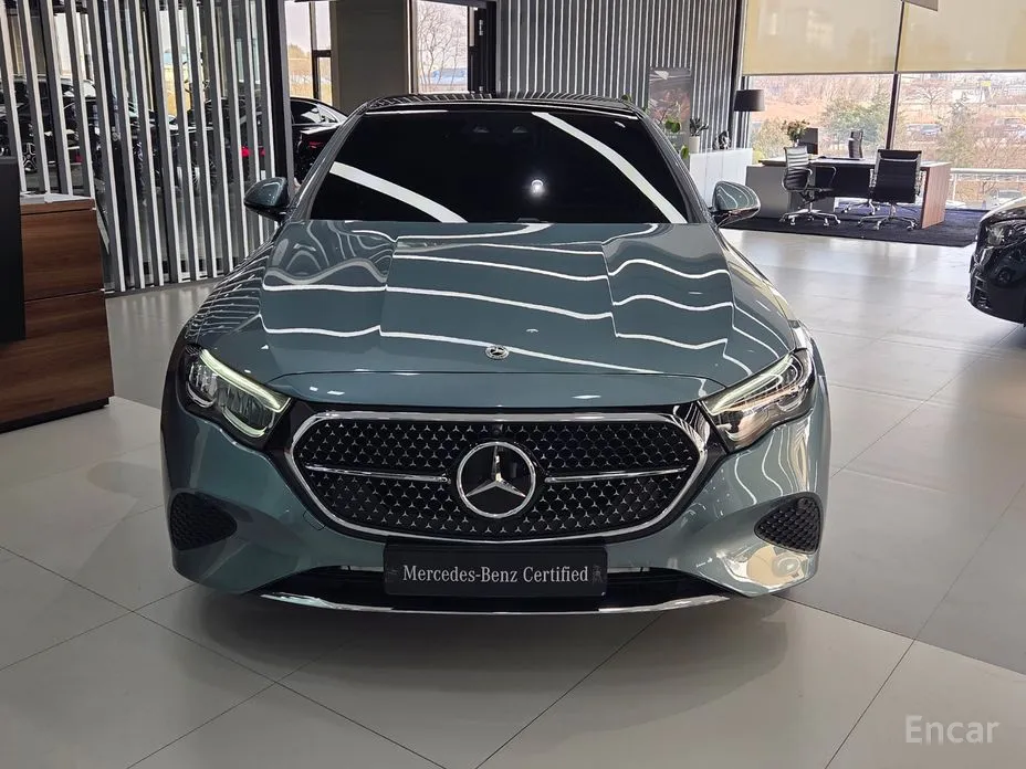 Фото 3 - Mercedes-Benz E-Class