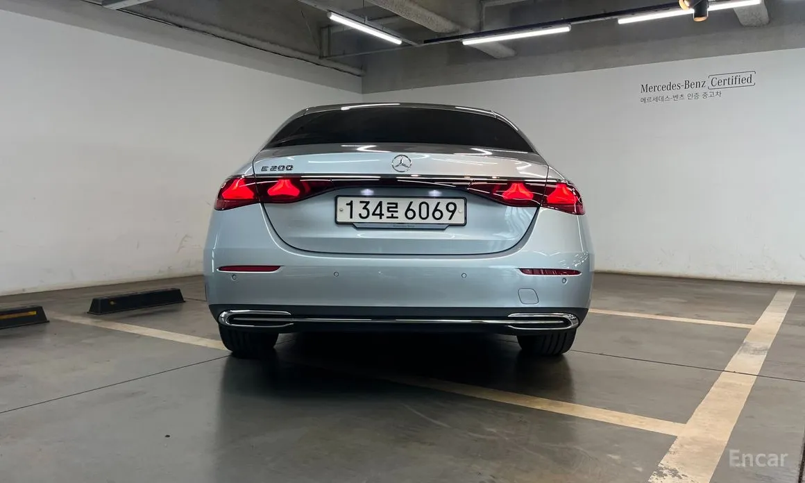 Фото 3 - Mercedes-Benz E-Class