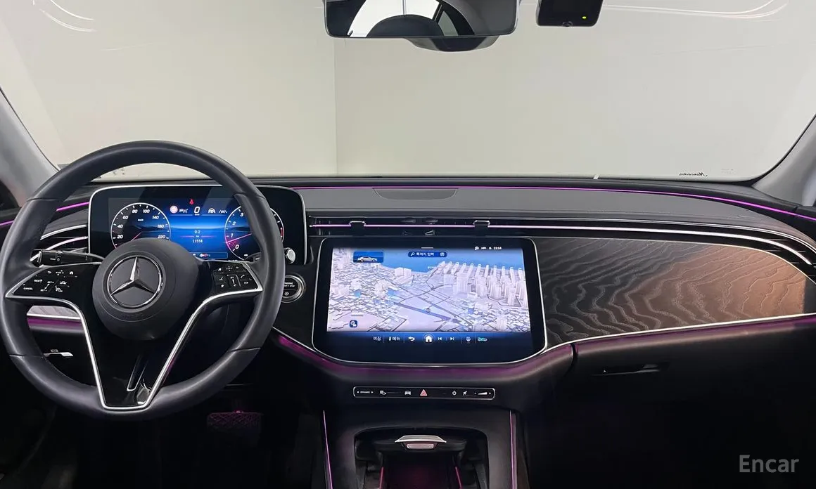 Фото 4 - Mercedes-Benz E-Class