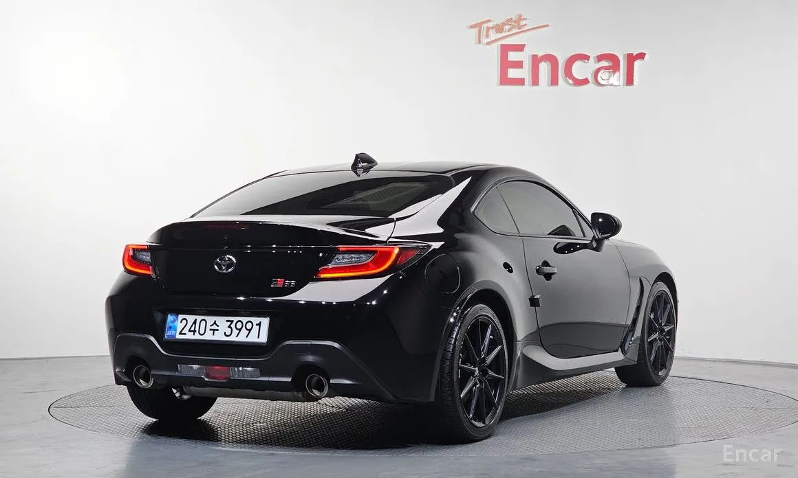 Фото 2 - Toyota 86