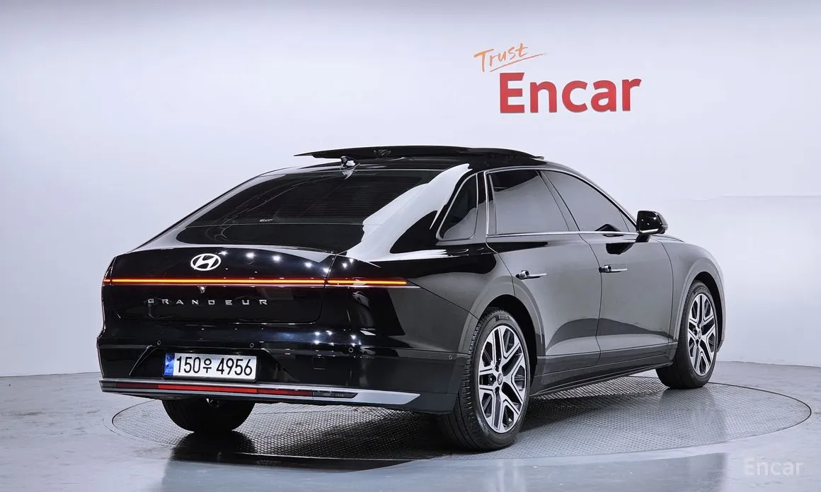 Photo 2 - Hyundai Grandeur