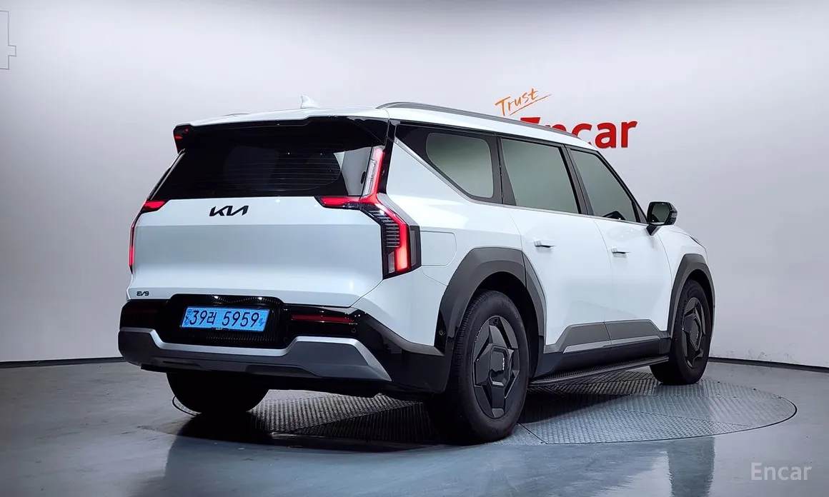 Фото 2 - Kia EV9