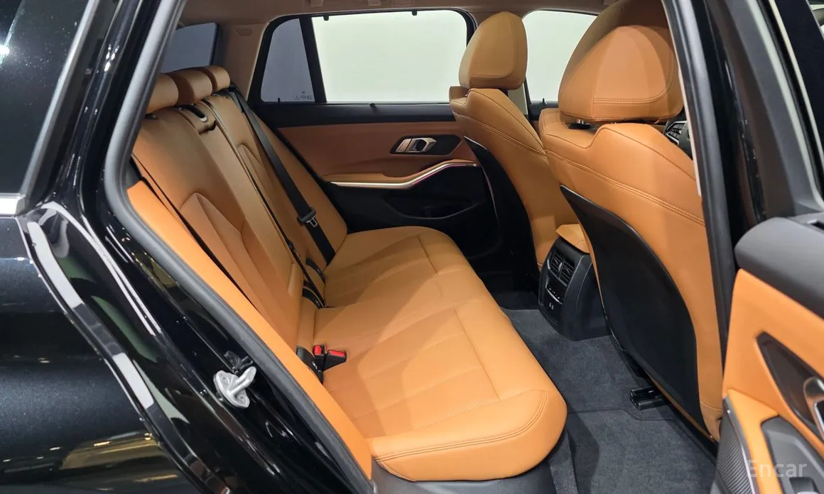 Photo 12 - BMW 3 Series