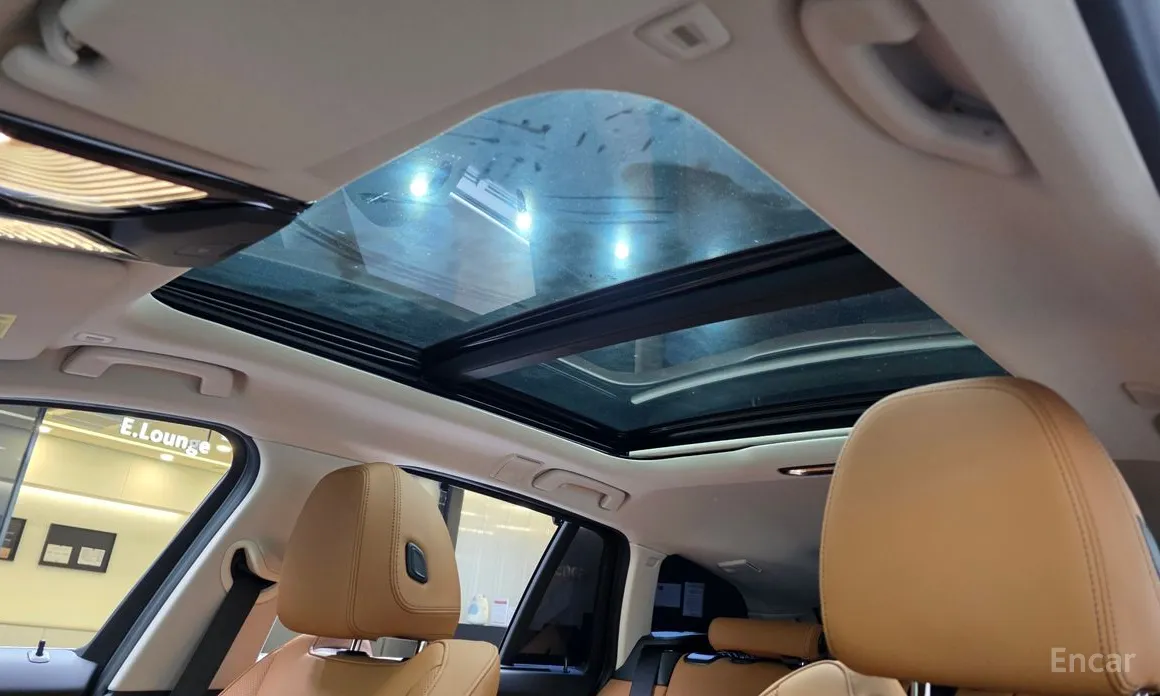 Photo 18 - BMW 3 Series