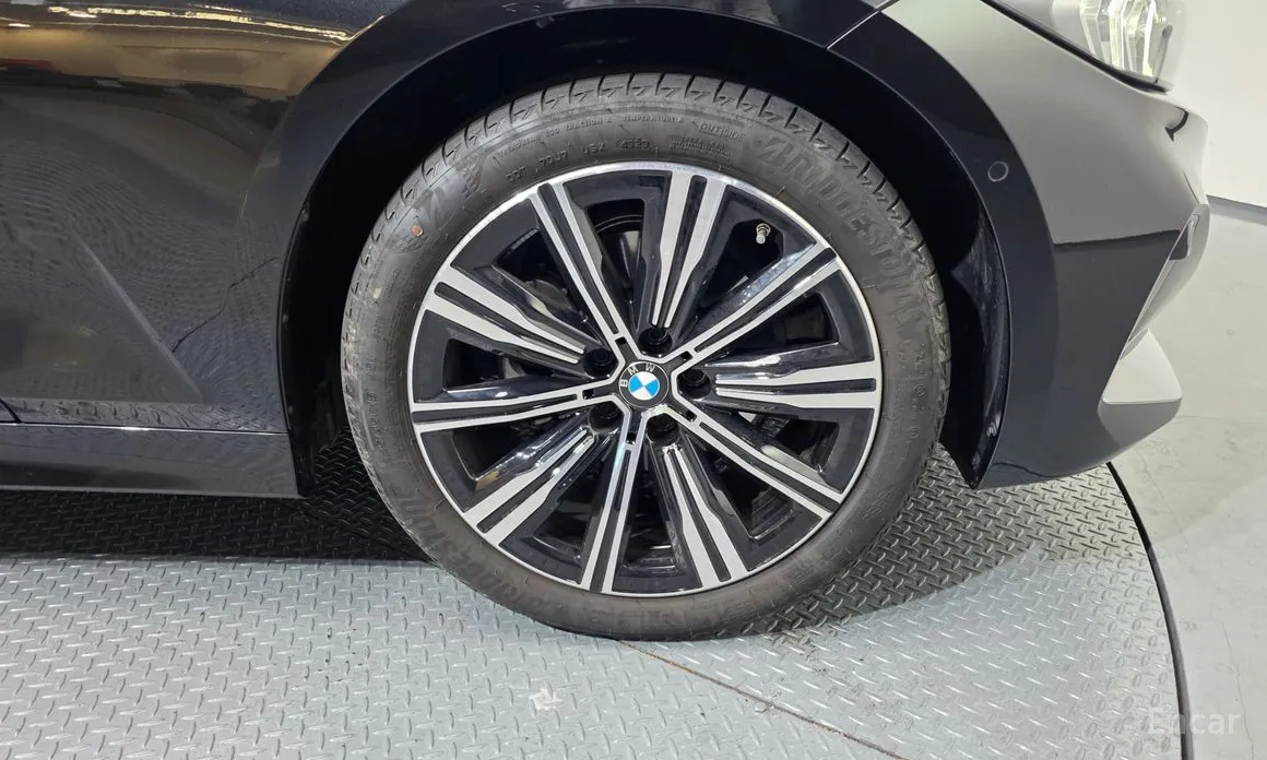 Photo 5 - BMW 3 Series