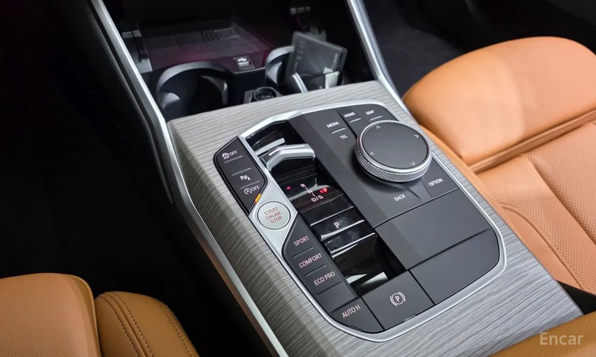 Photo 9 - BMW 3 Series