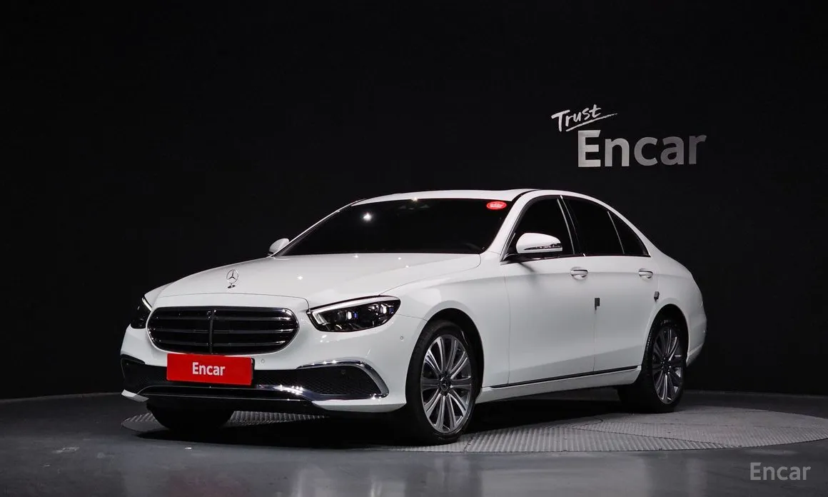 Фото 1 - Mercedes-Benz E-Class