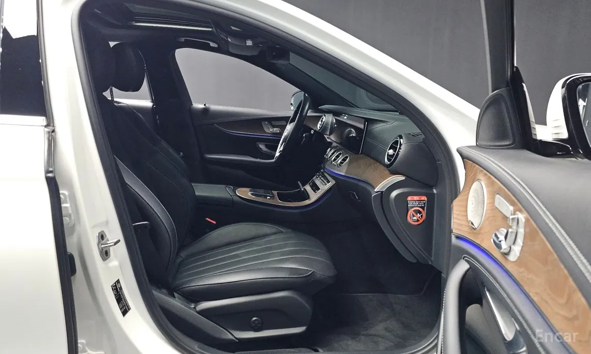 Фото 11 - Mercedes-Benz E-Class