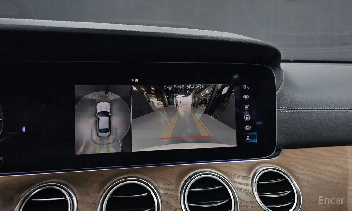 Фото 15 - Mercedes-Benz E-Class