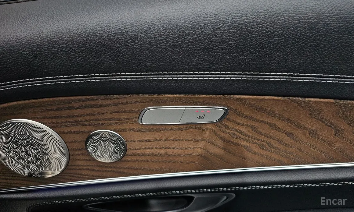 Фото 18 - Mercedes-Benz E-Class