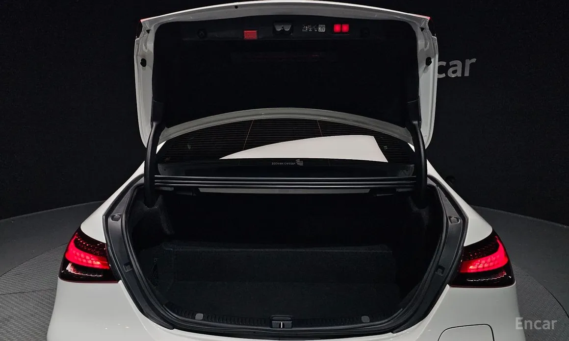 Фото 20 - Mercedes-Benz E-Class