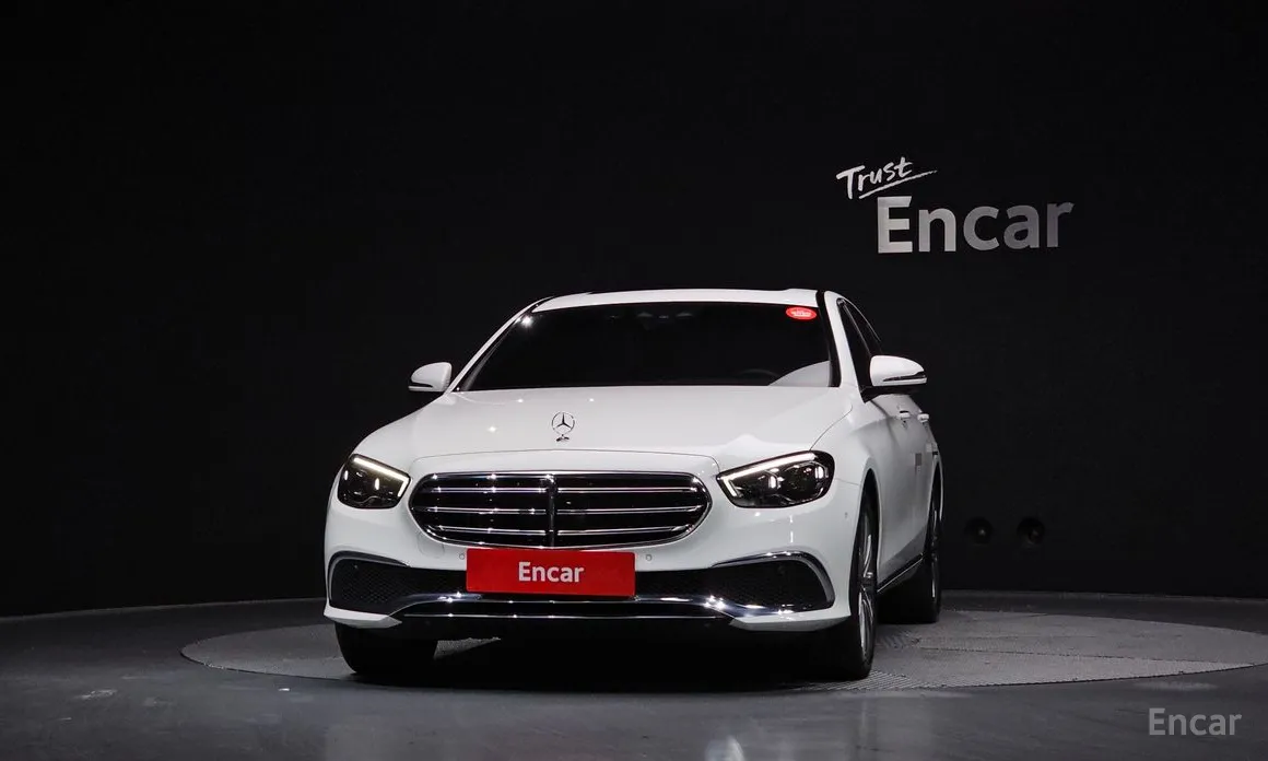 Фото 3 - Mercedes-Benz E-Class