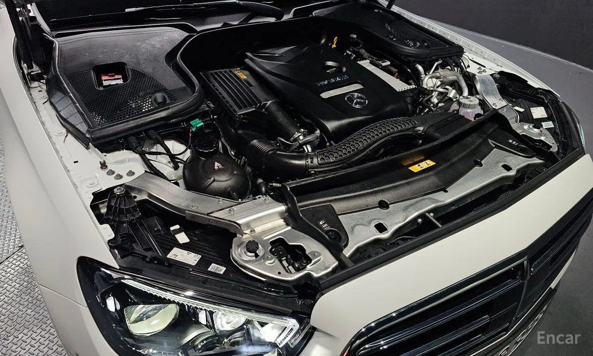 Фото 6 - Mercedes-Benz E-Class