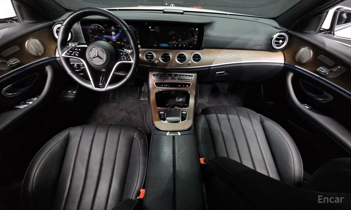 Фото 7 - Mercedes-Benz E-Class