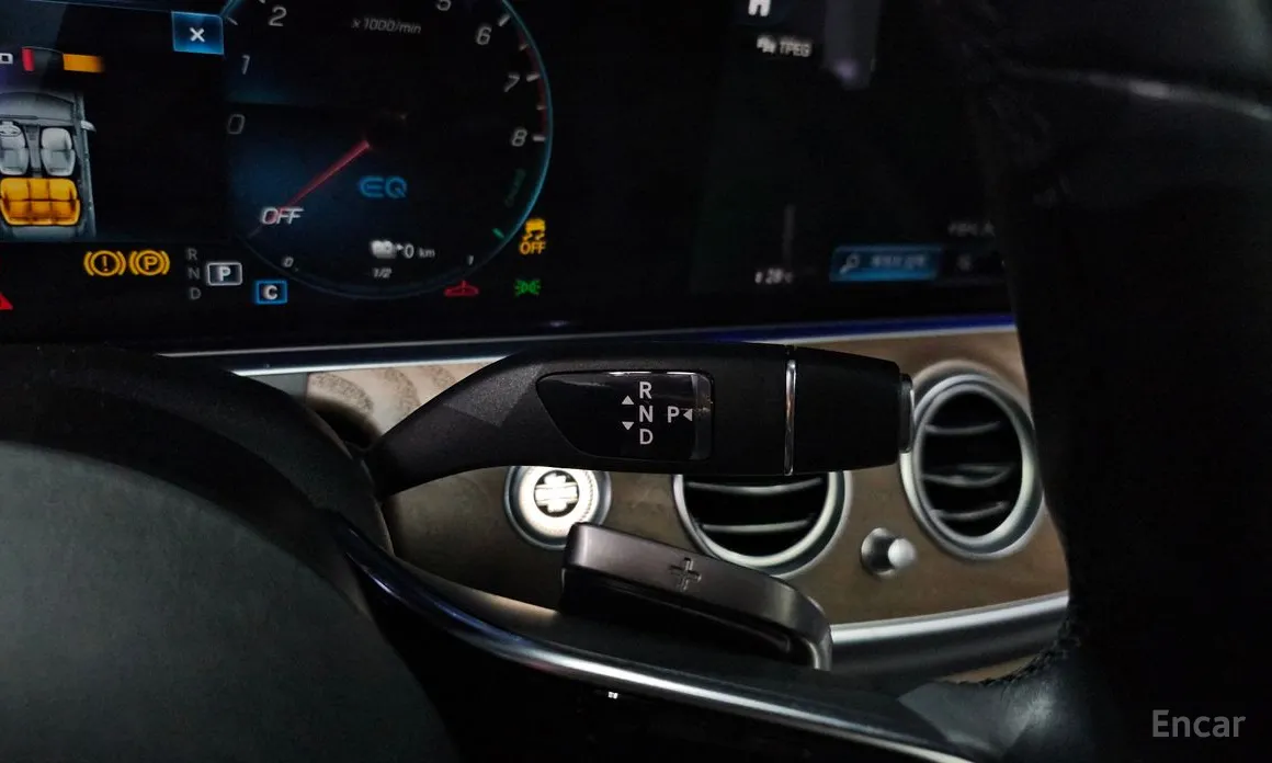 Фото 9 - Mercedes-Benz E-Class