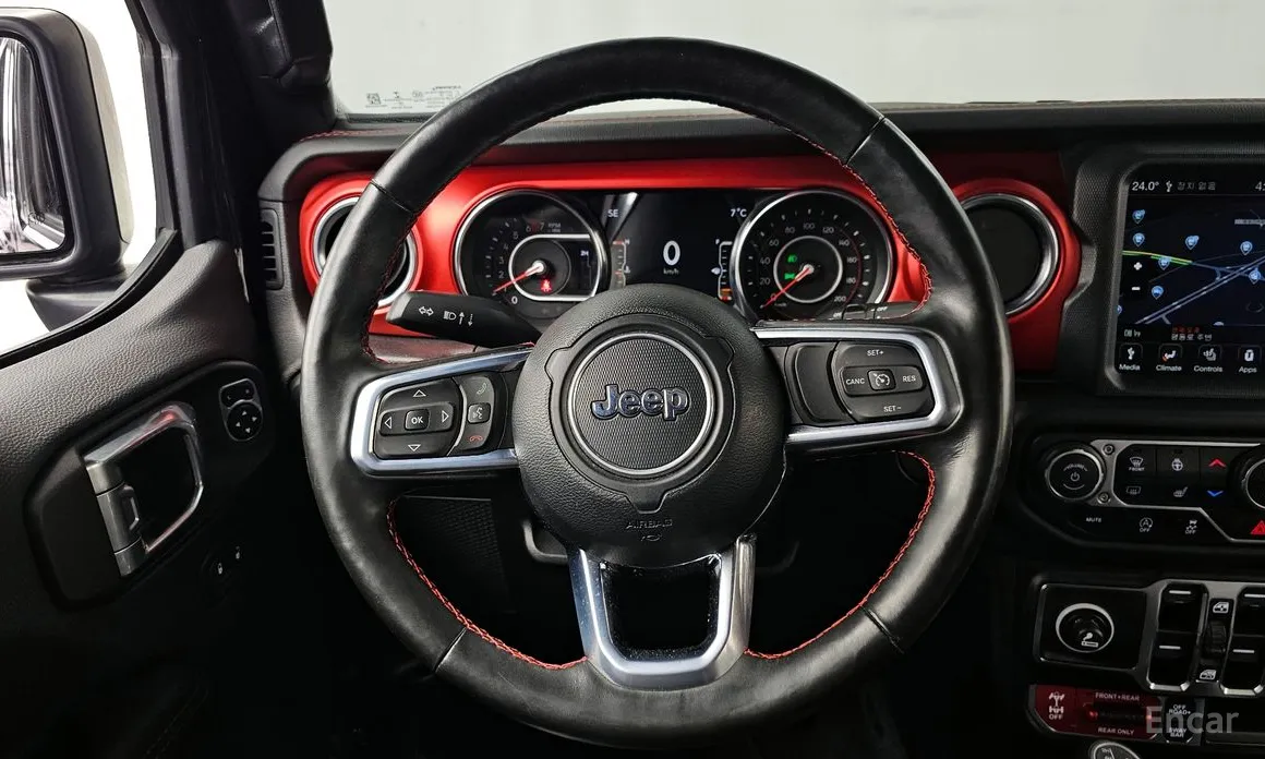 Фото 13 - Jeep Wrangler