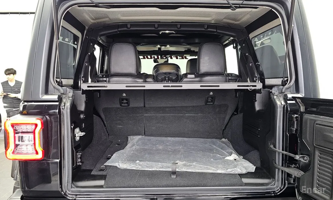 Фото 20 - Jeep Wrangler