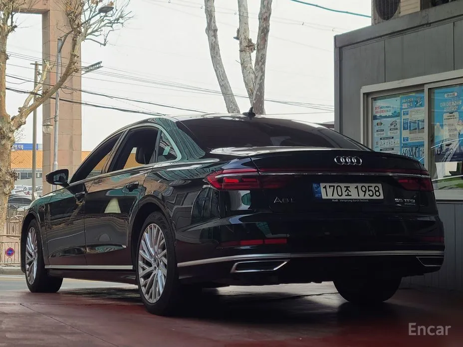 Фото 7 - Audi A8