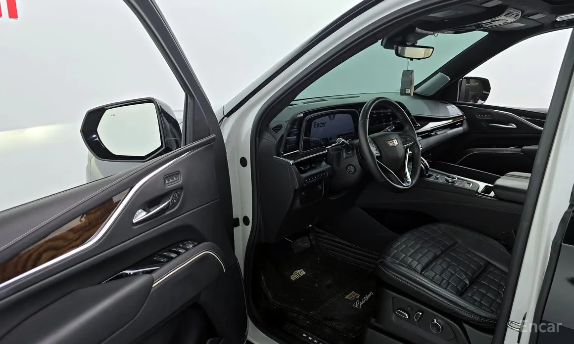 Фото 10 - Cadillac Escalade