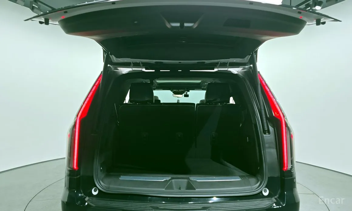 Фото 20 - Cadillac Escalade