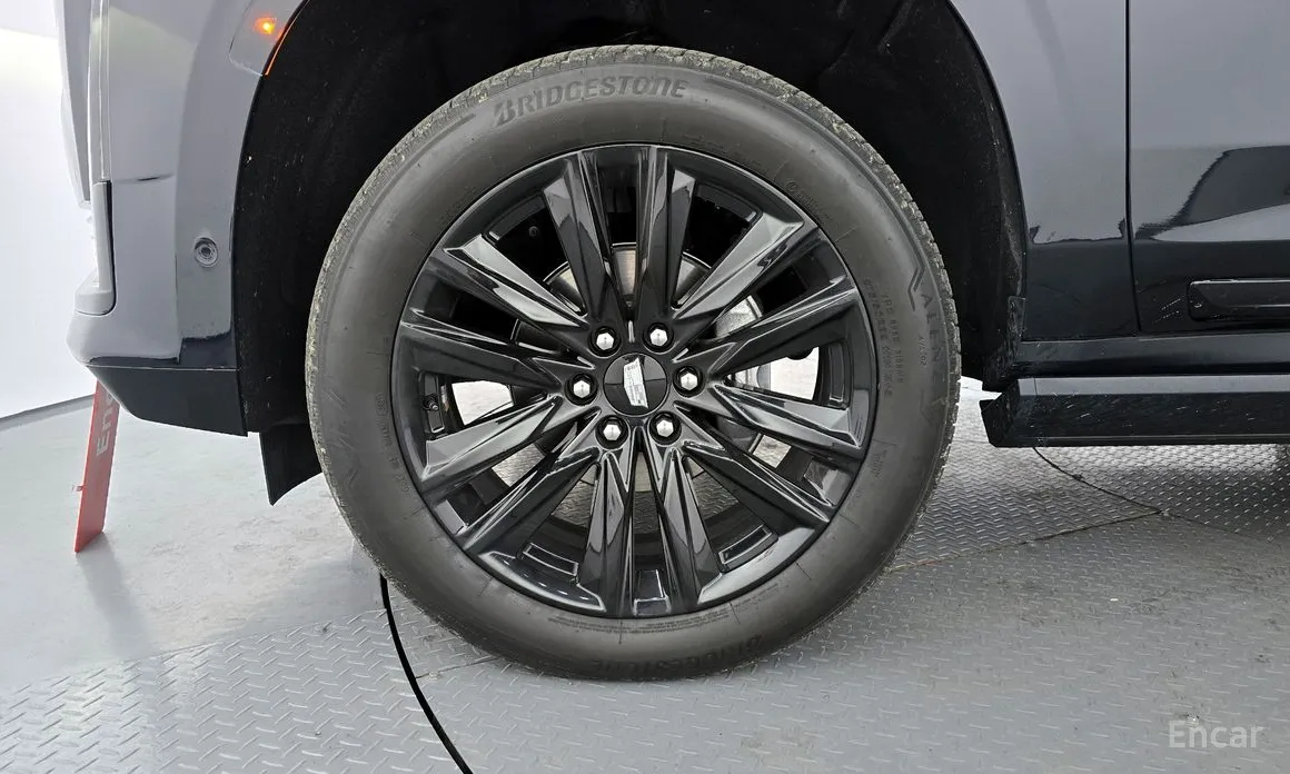 Фото 5 - Cadillac Escalade