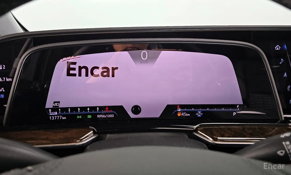 Фото 8 - Cadillac Escalade