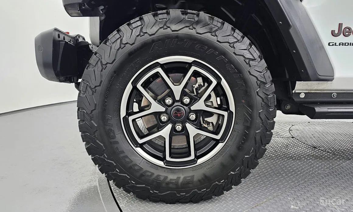 Фото 5 - Jeep Gladiator