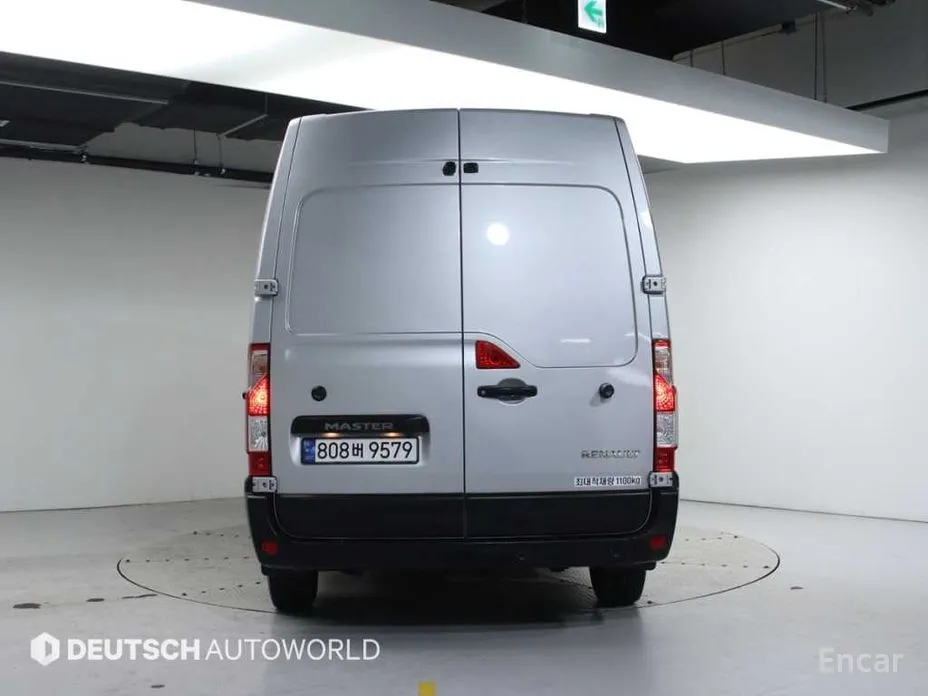 Фото 4 - Renault Master