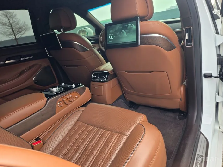 Фото 12 - Genesis G90