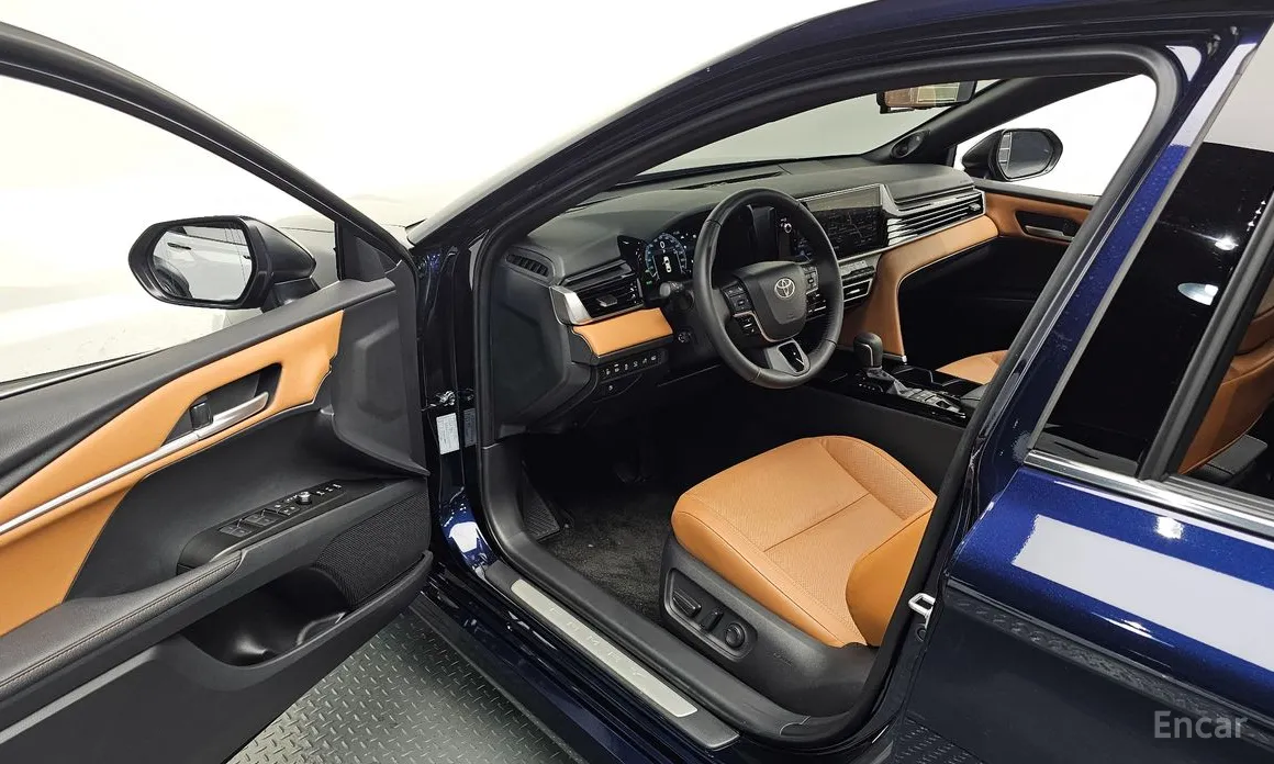 Фото 10 - Toyota Camry