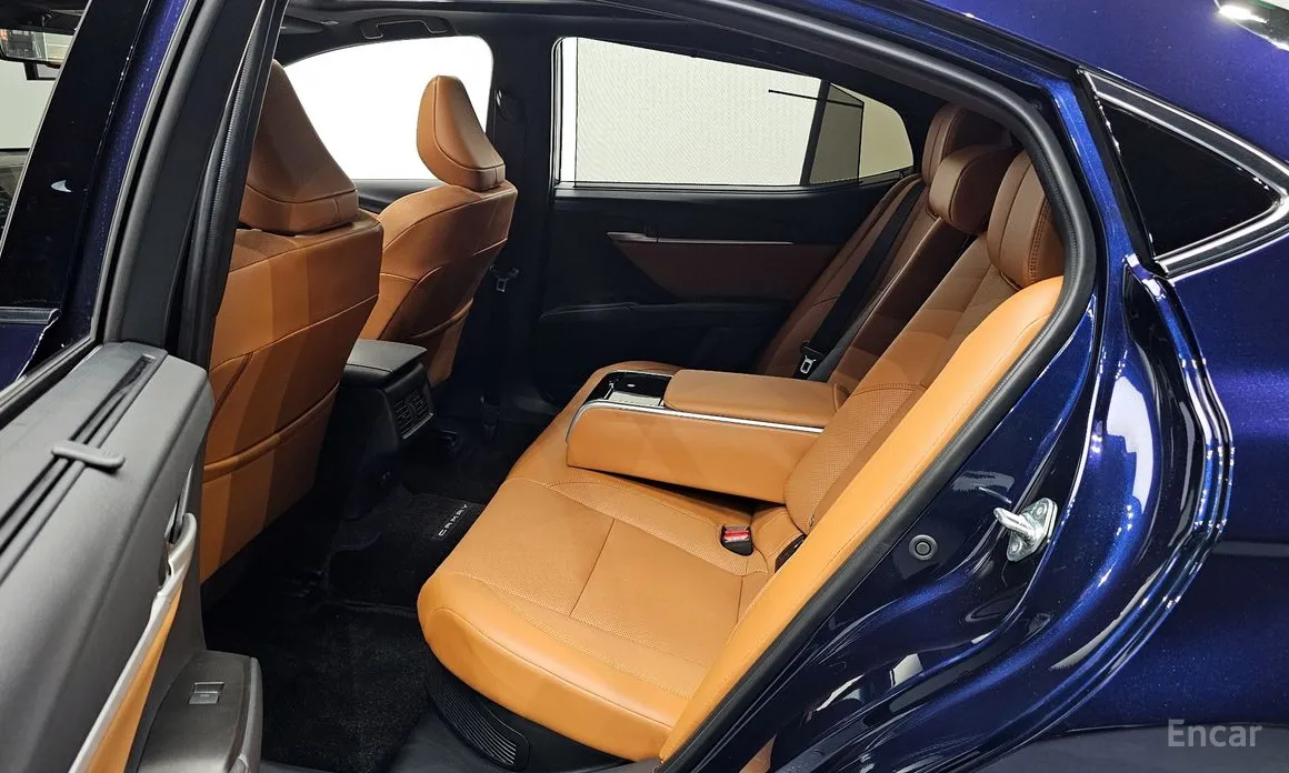 Фото 11 - Toyota Camry