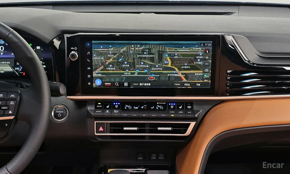 Фото 13 - Toyota Camry