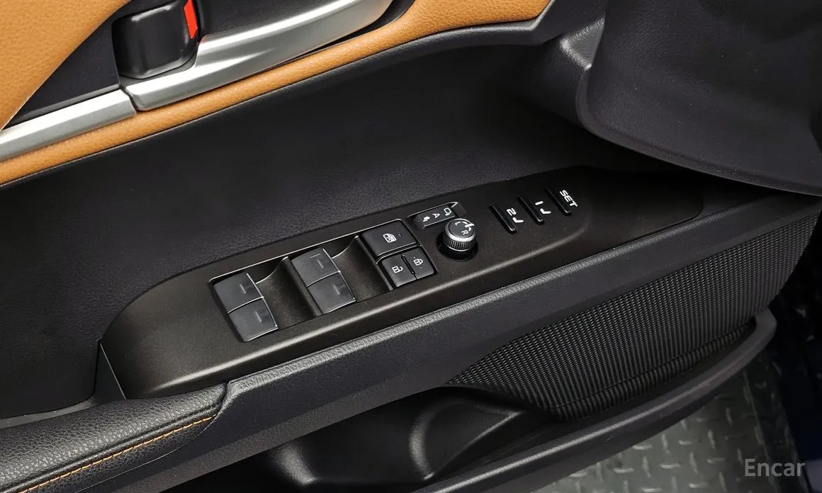 Фото 18 - Toyota Camry