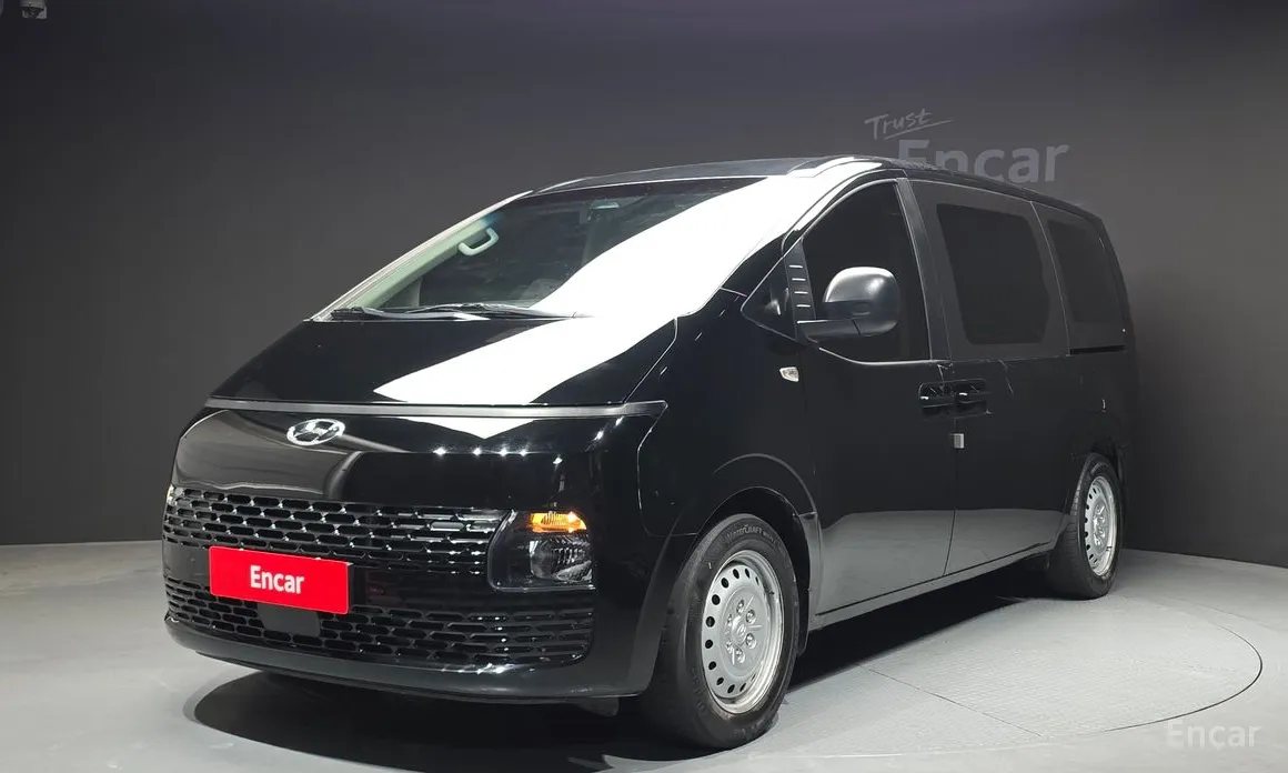 Фото 1 - Hyundai Staria