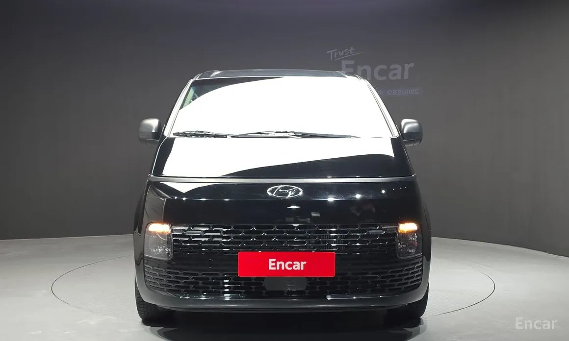 Фото 3 - Hyundai Staria