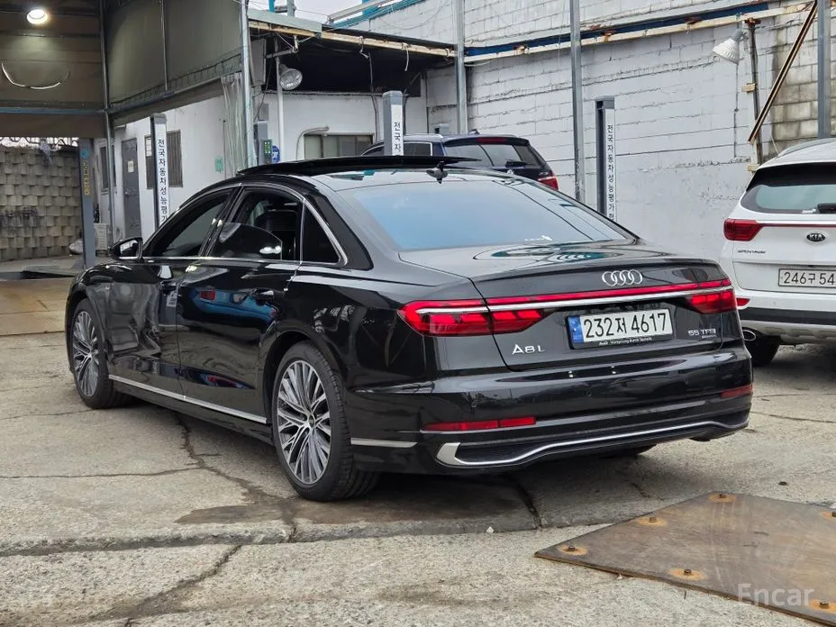 Фото 4 - Audi A8