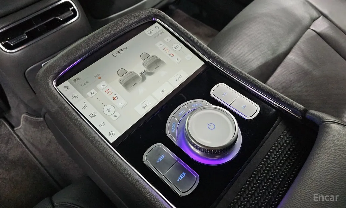 Фото 18 - Genesis G90