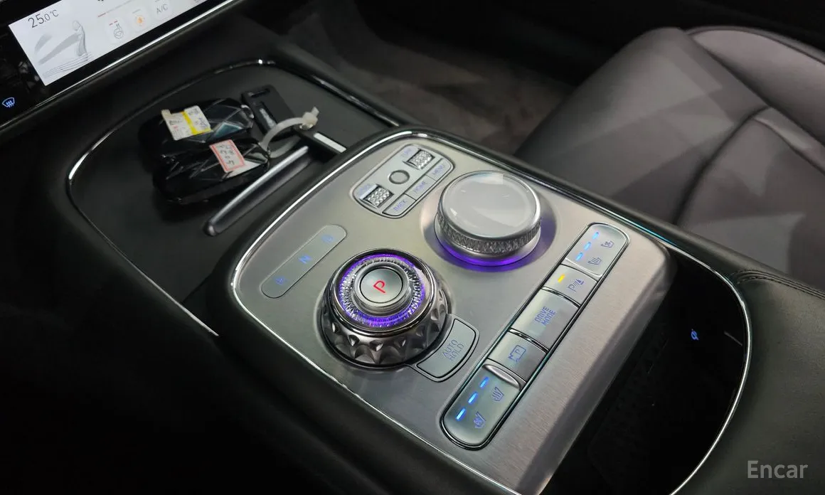 Фото 9 - Genesis G90