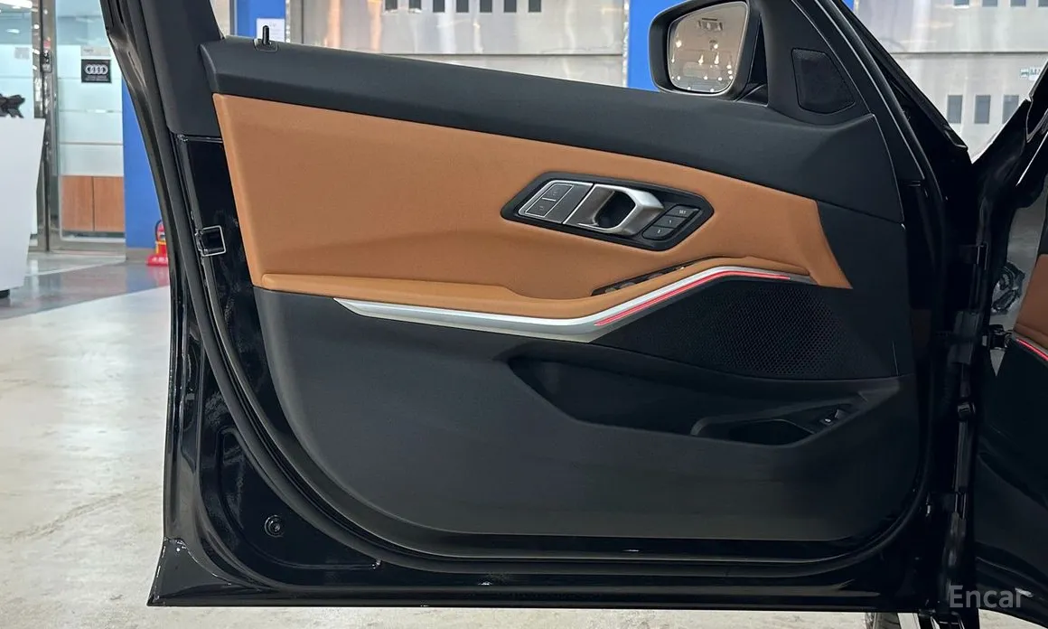 Photo 13 - BMW 3 Series