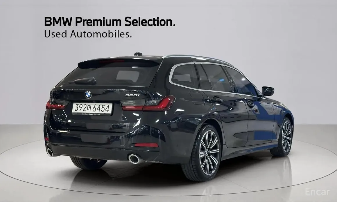 Photo 2 - BMW 3 Series