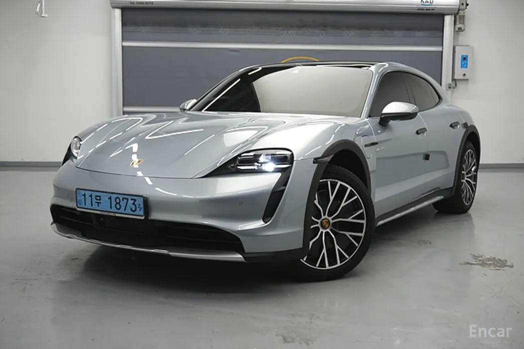 Фото 20 - Porsche Taycan