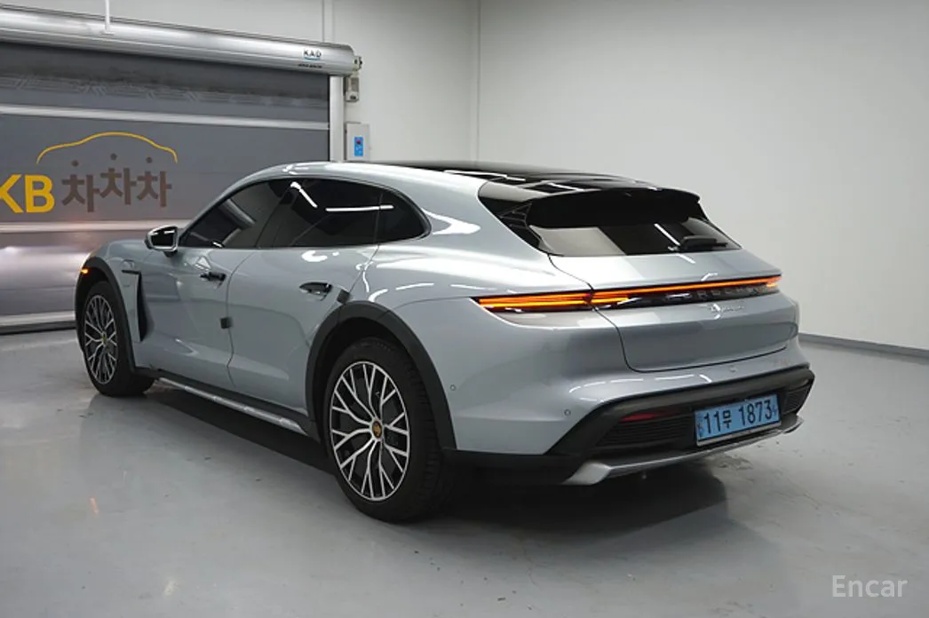 Фото 5 - Porsche Taycan