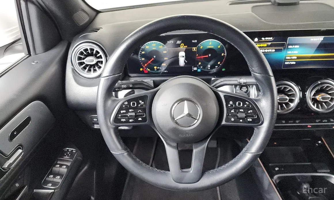 Фото 13 - Mercedes-Benz GLB-Class