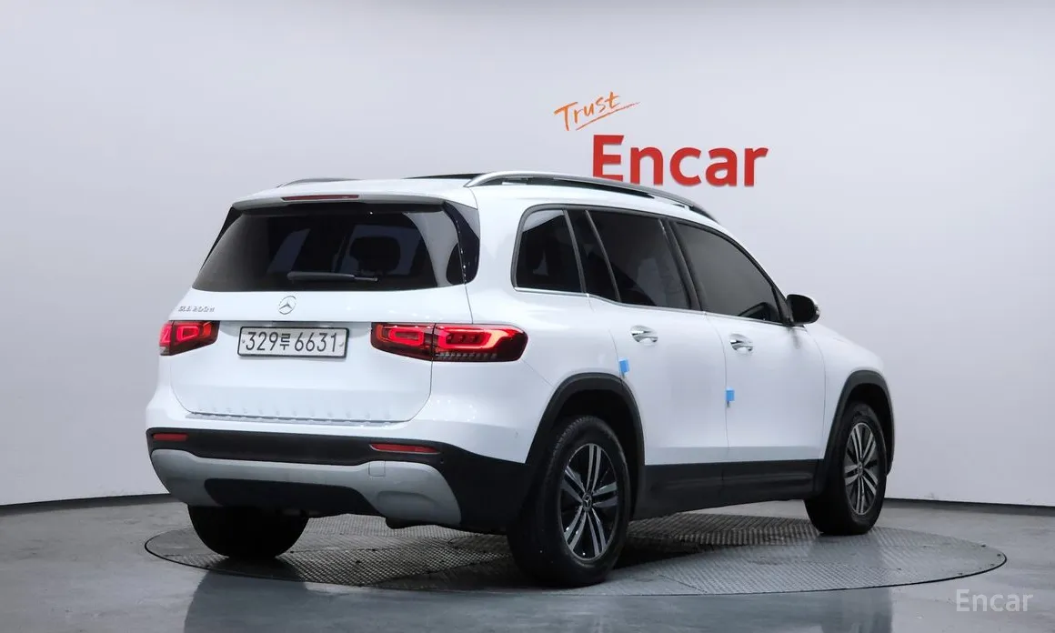 Фото 2 - Mercedes-Benz GLB-Class