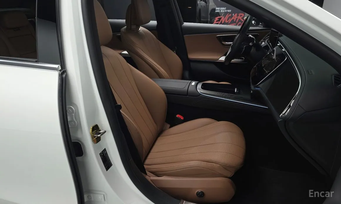 Фото 10 - Mercedes-Benz E-Class