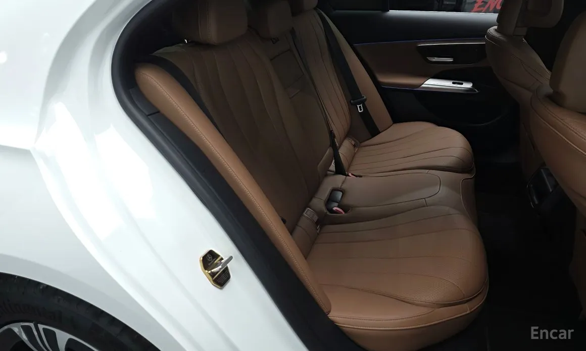 Фото 11 - Mercedes-Benz E-Class