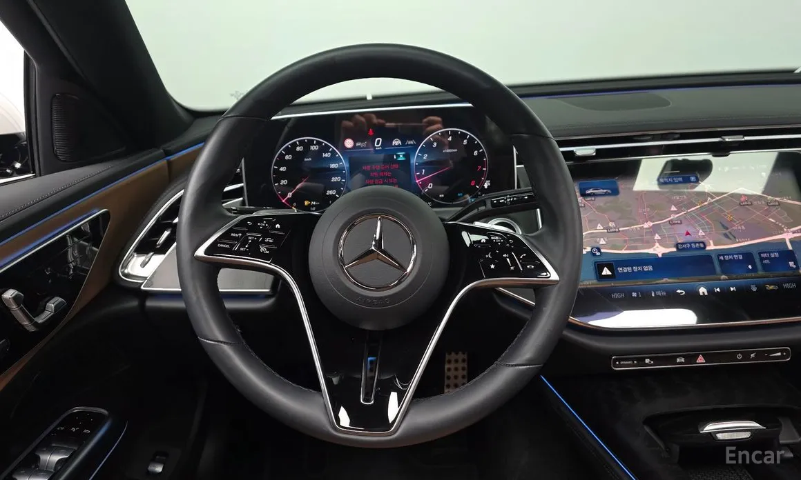 Фото 13 - Mercedes-Benz E-Class