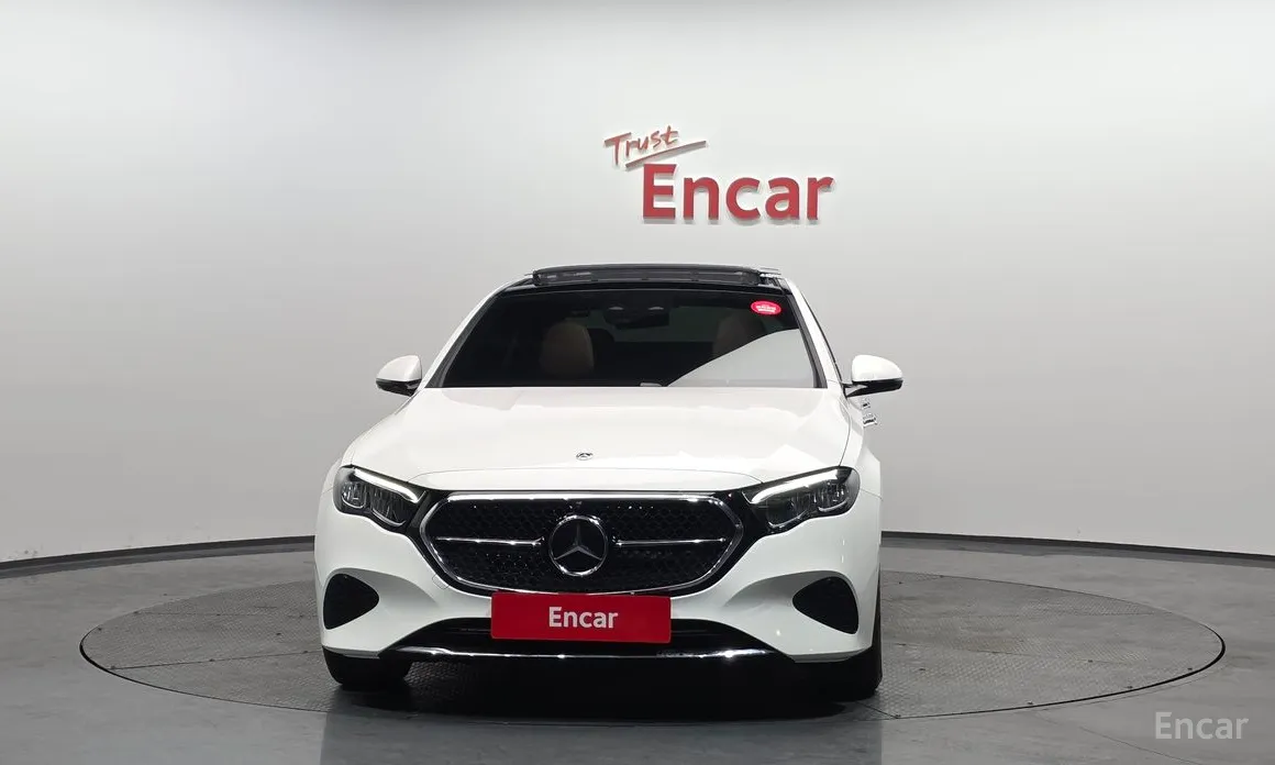 Фото 3 - Mercedes-Benz E-Class