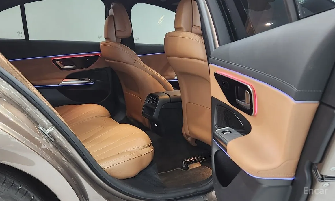 Фото 11 - Mercedes-Benz E-Class