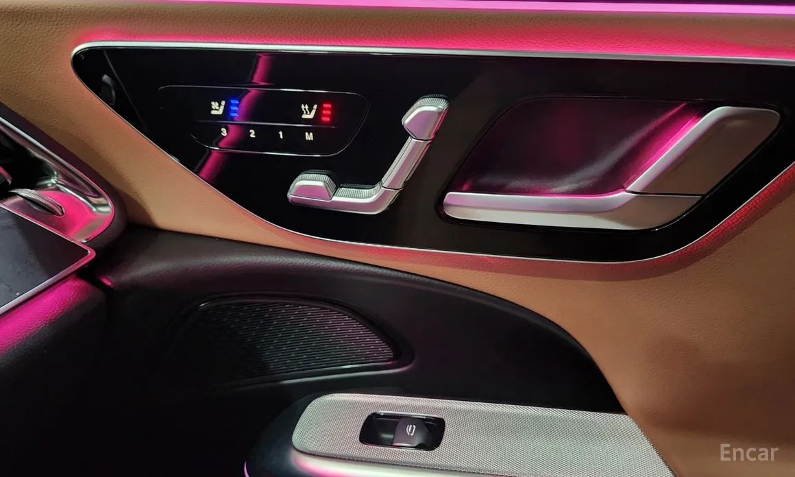 Фото 19 - Mercedes-Benz E-Class